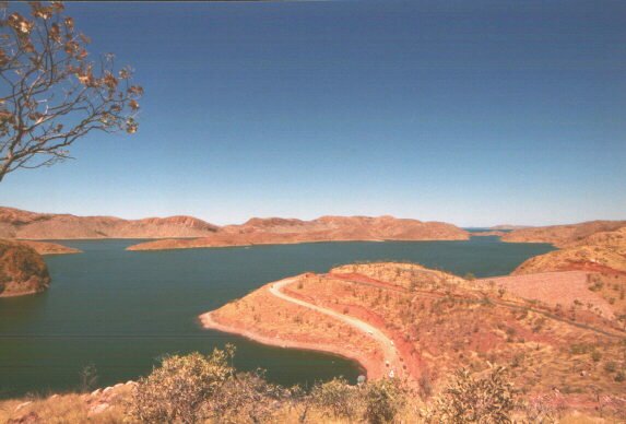 Lake Argyle.jpg (40318 byte)