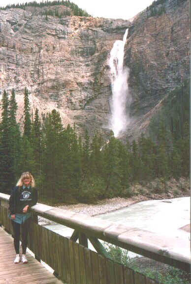 Takakkaw.jpg (59844 byte)