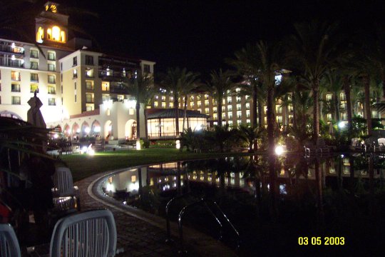 piscina3_sera2.jpg (45194 byte)