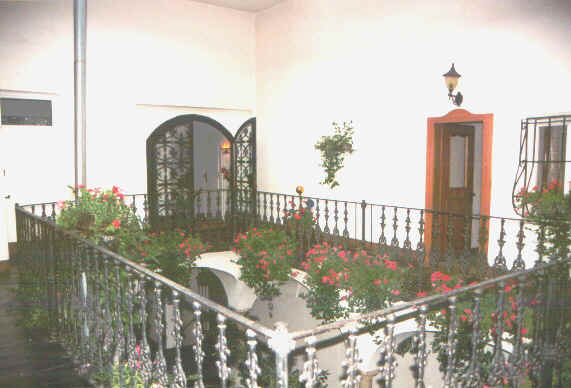 Klaghotel.jpg (56398 byte)