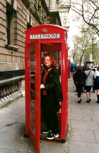 cabinatelefono.jpg (67877 byte)