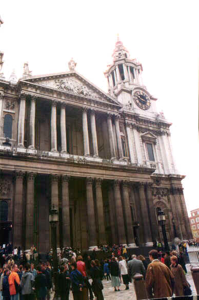 stpaul.jpg (50478 byte)