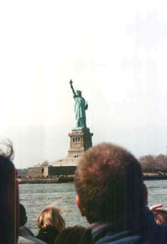 statualiberta.jpg (28100 byte)