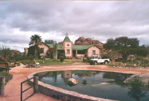 canyonlodgerecep.jpg (43992 byte)