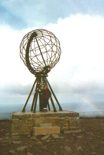 CapoNmonum.jpg (37539 byte)