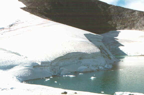 Jothunheimen.jpg (45965 byte)