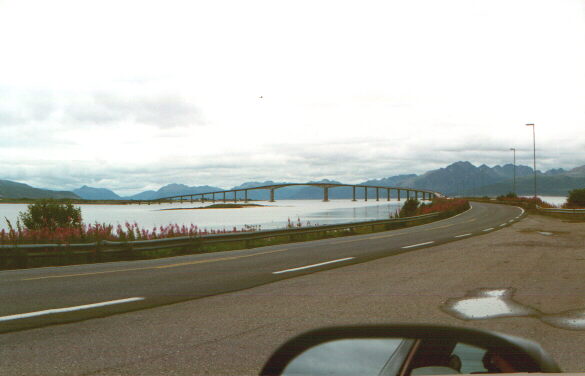 Lofoponti.jpg (28471 byte)