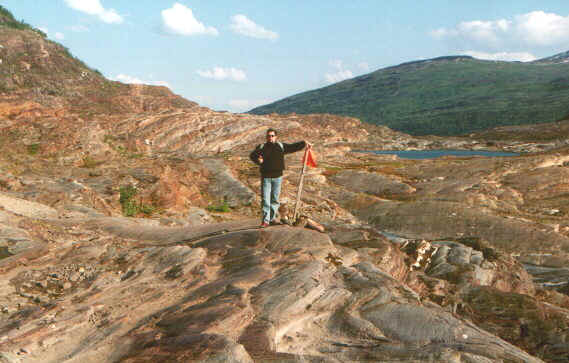 Svartisenversoilghiacciao.jpg (60641 byte)