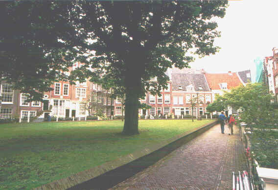 Beghine2.jpg (68839 byte)