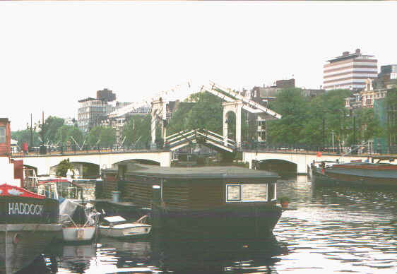 Pontemobile.jpg (53752 byte)