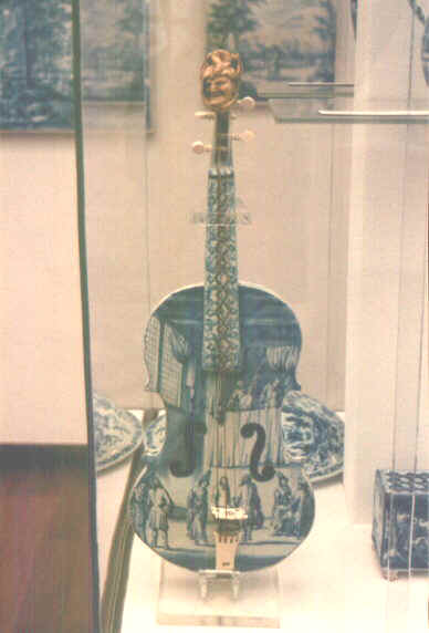 Porcdelft.jpg (39816 byte)