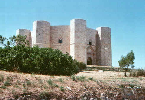 casteldelmonte.jpg (57446 byte)