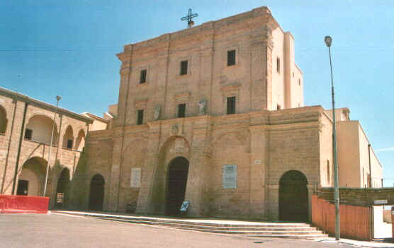 leuca.jpg (43436 byte)