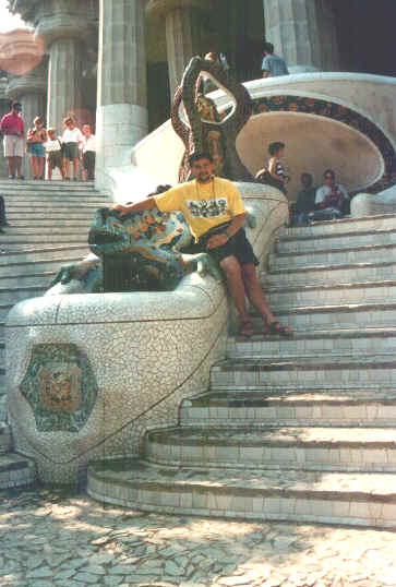 Guell.jpg (61479 byte)