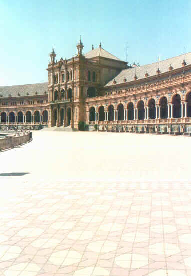 Sivigliaplazaespana1.jpg (45878 byte)