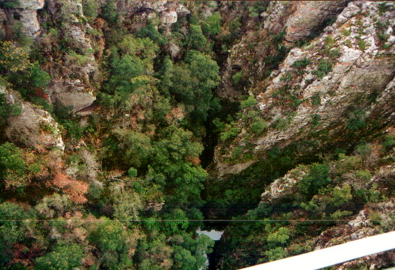 stormcanyon.jpg (85888 byte)