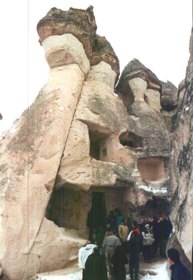 Zelve.jpg (49484 byte)