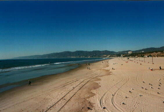 SantaMonica.jpg (35827 byte)