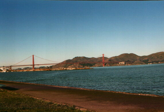ggbridge.jpg (35125 byte)
